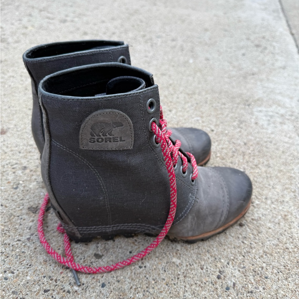 Sorel Gray Boots with Red Laces